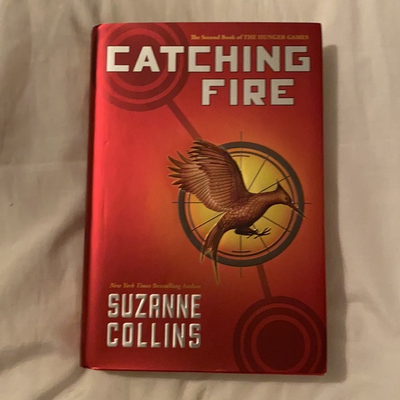 The Hunger Games: Books 1-3 - Picture 3 of 6